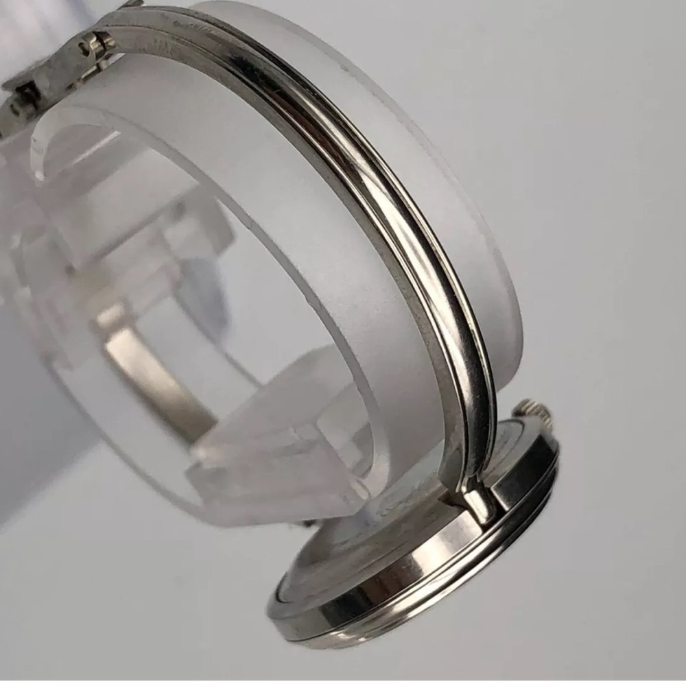 GUCCI Luxury Statement Watch Stunning ๐ - Picture 8 of 9